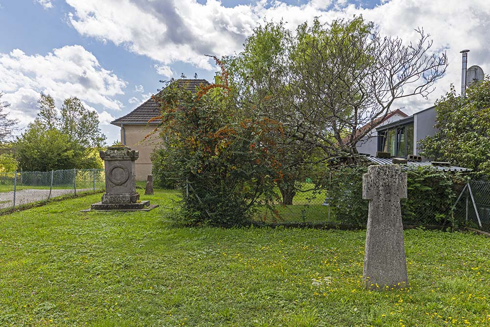 Mass Grave marked 1870-71 #5