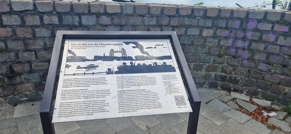 Informatiebord 'De Strijd om de Maasbruggen'  #3