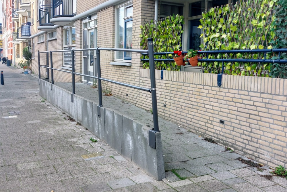 Stolpersteine Erasmusstraat 21a #8