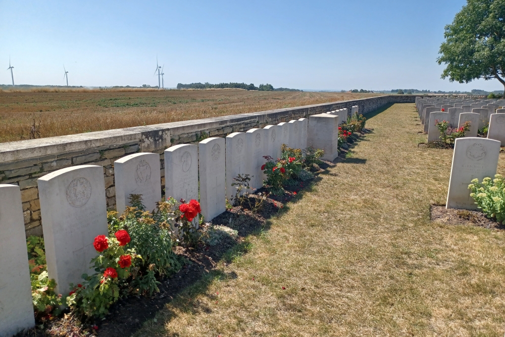 Commonwealth War Cemetery Grand-Seraucourt #4