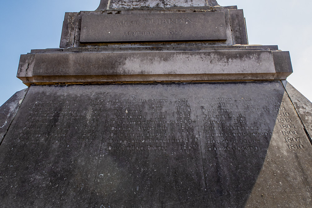 Oorlogsmonument Avelin #4