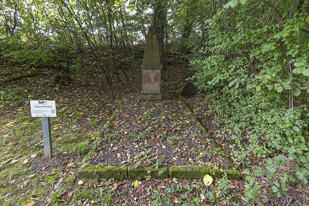 Massagraf van de luitenants Lorenz Engel, Maximilian Franz en soldaat Georg Doelger #2