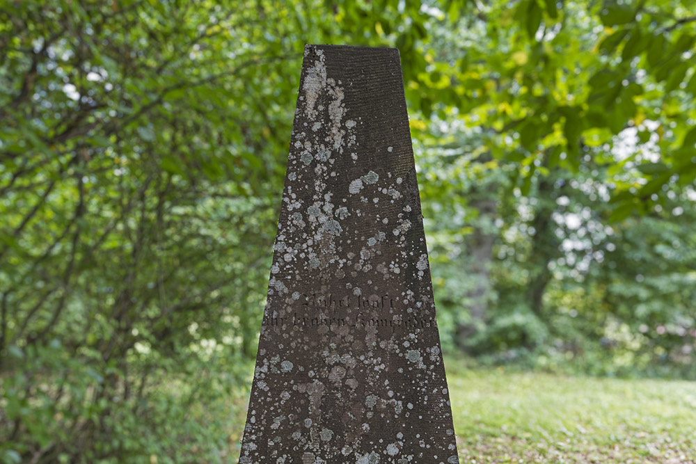 Massagraf van de luitenants Lorenz Engel, Maximilian Franz en soldaat Georg Doelger #5