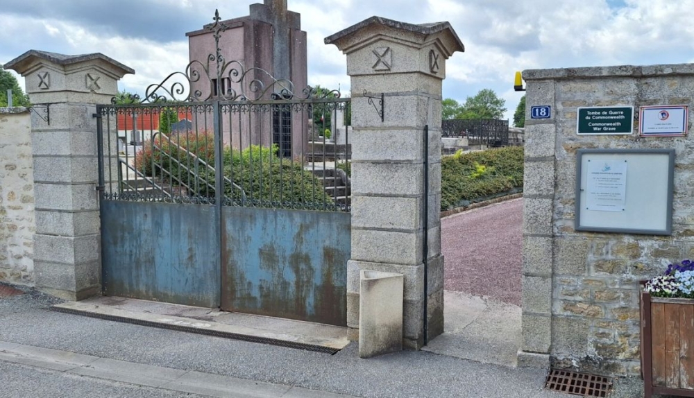 Commonwealth War Grave Sées #3