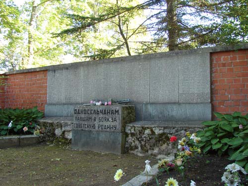 Sovjet Oorlogsbegraafplaats Rundāni #3