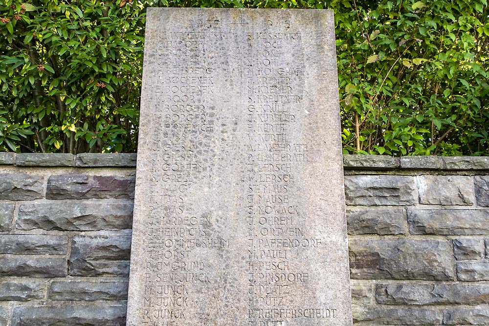 Oorlogsmonument Bliesheim #4