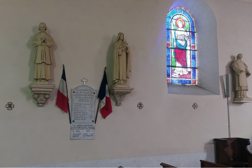 Oorlogsmonument in Kerk Sainte-Agathe-en-Donzy 