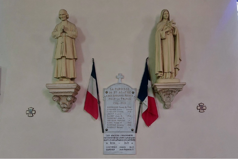 Oorlogsmonument in Kerk Sainte-Agathe-en-Donzy  #2