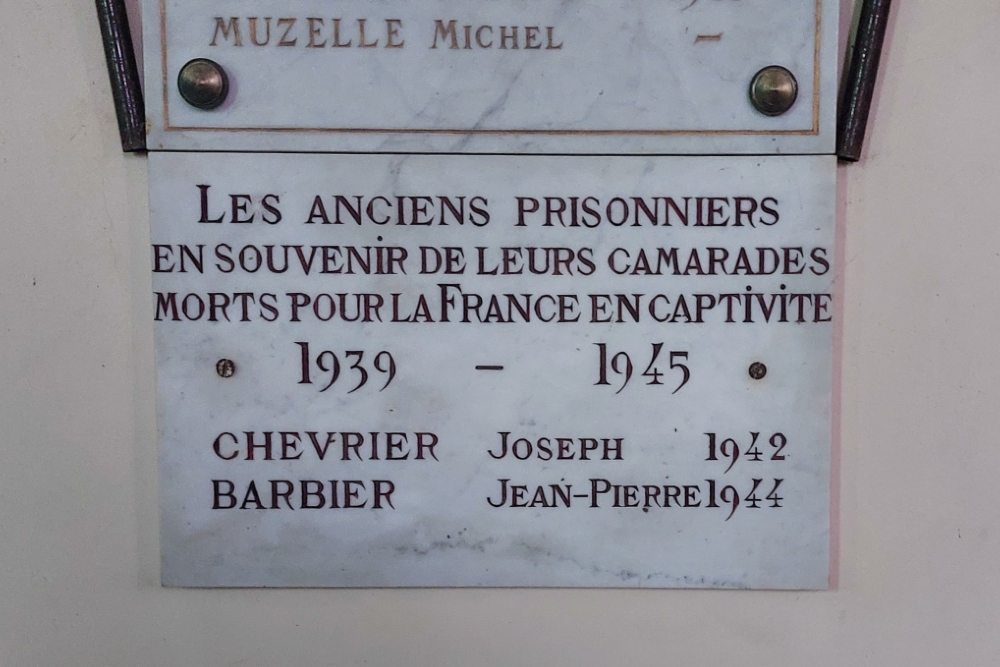 Oorlogsmonument in Kerk Sainte-Agathe-en-Donzy  #4