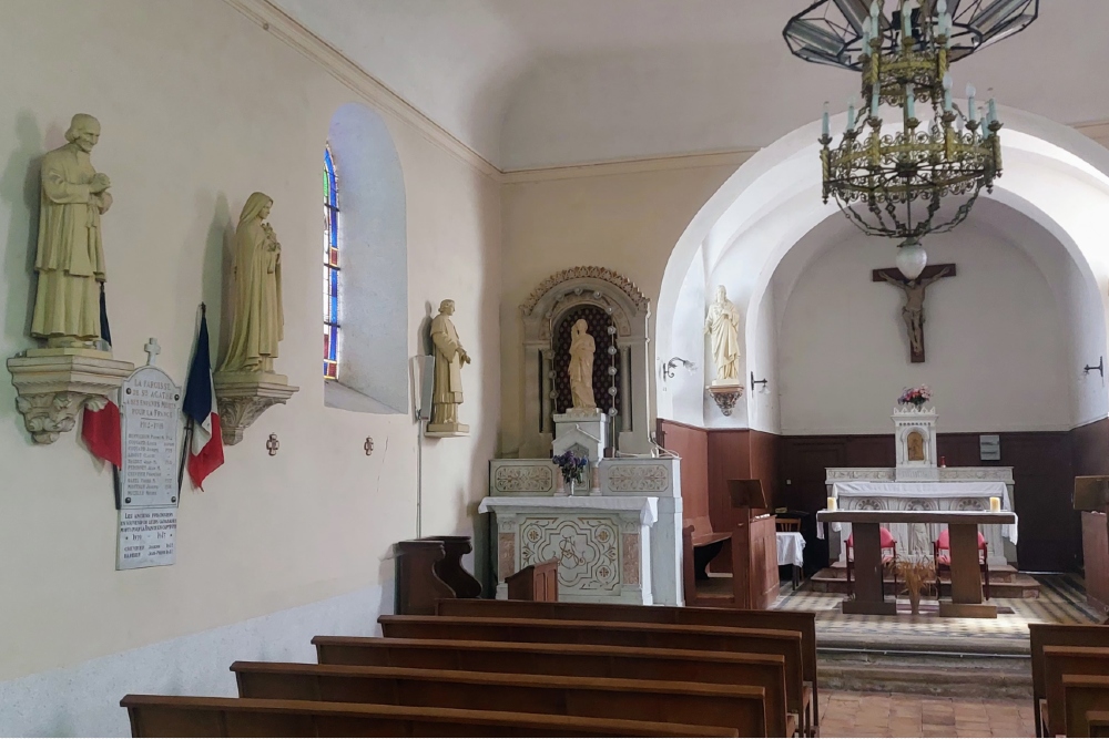 Oorlogsmonument in Kerk Sainte-Agathe-en-Donzy  #5
