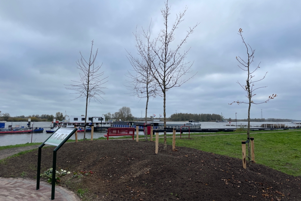 Gedenkteken Slachtoffers April-Mei Staking Hardinxveld-Giessendam #2