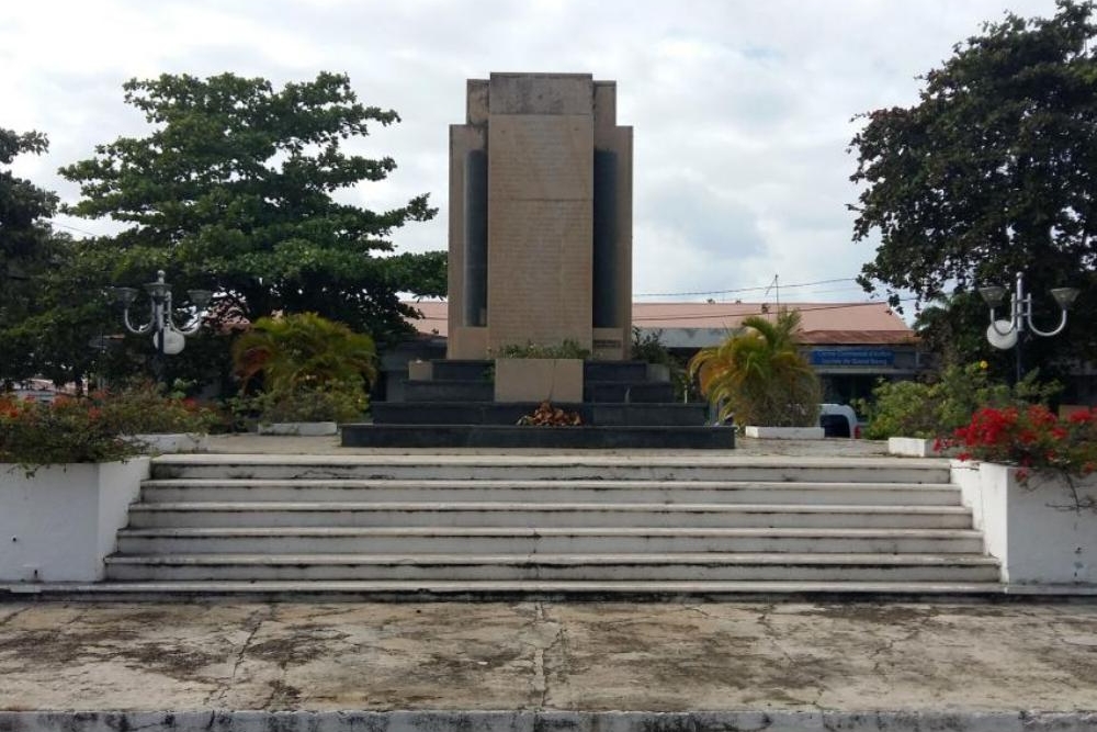 Oorlogsmonument Grand-Bourg #1