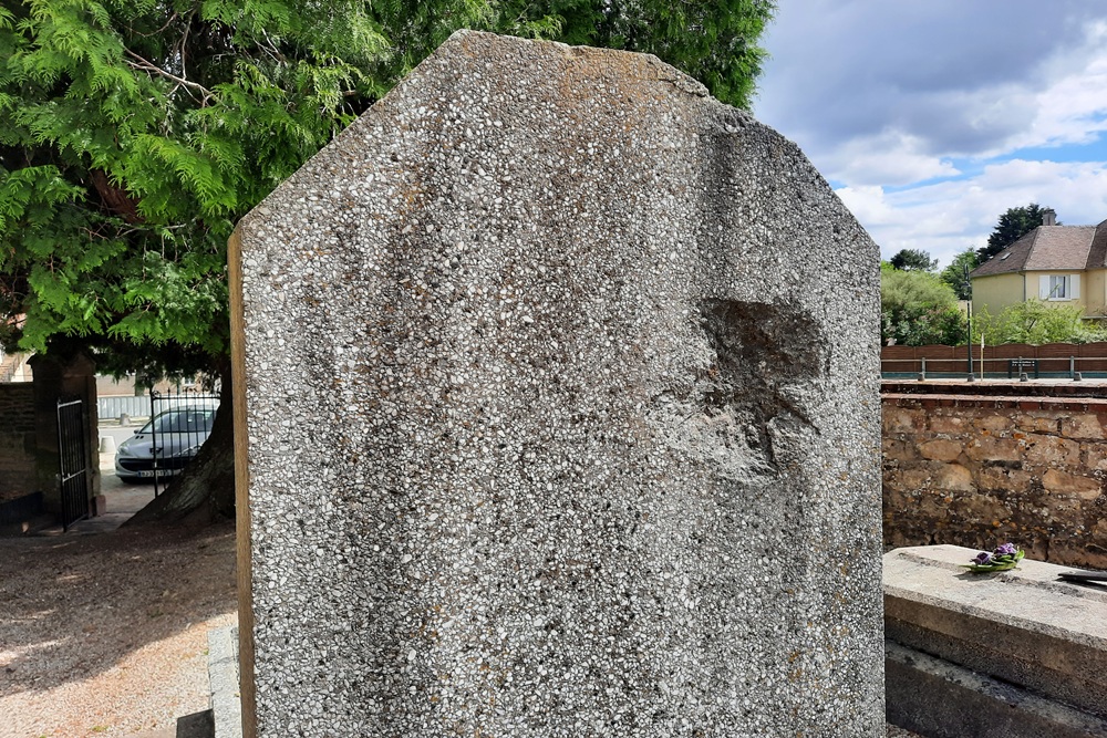 War damage Cemetery Cambes-En-Plaine #2