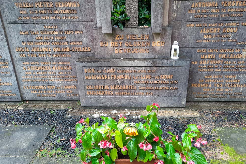 Massagraf en Monument Wolfheze  #2