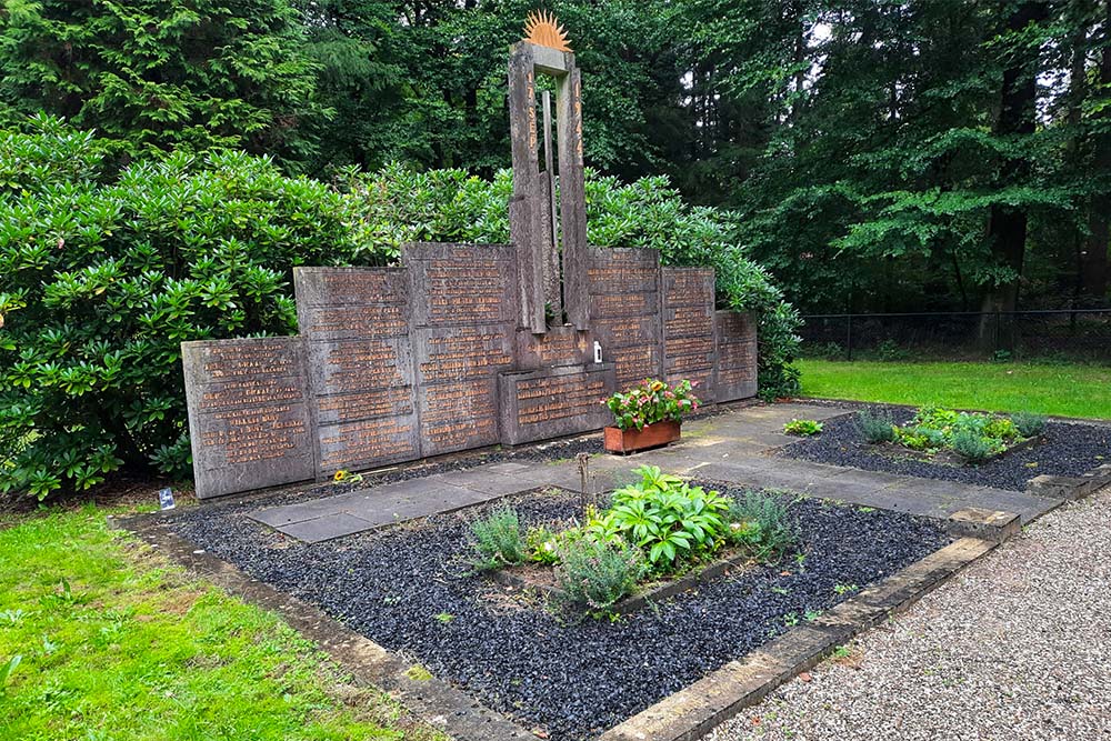 Massagraf en Monument Wolfheze  #4