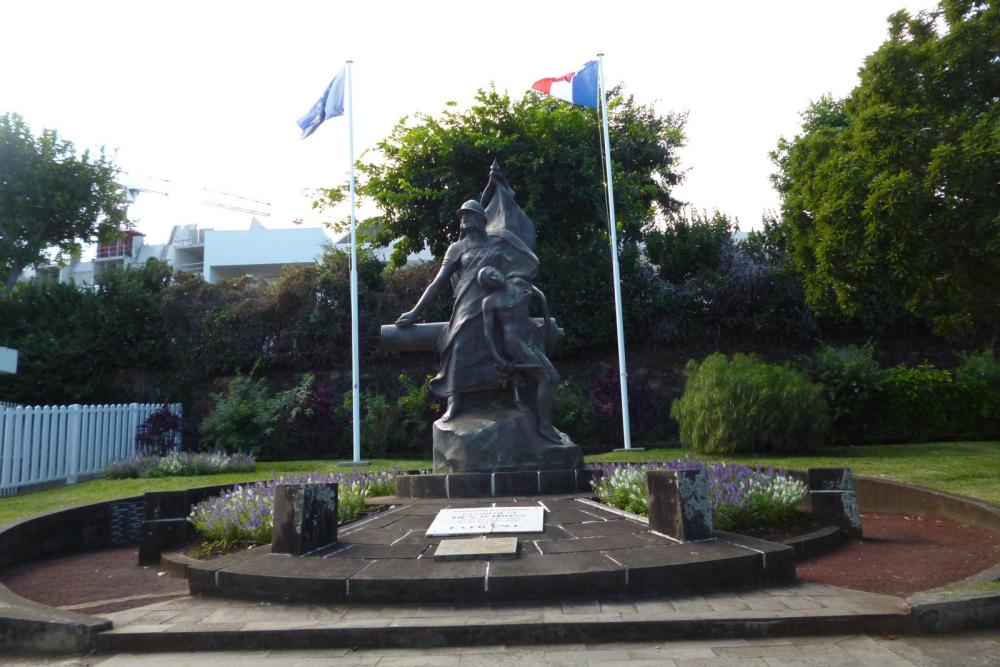 War Memorial Les Avirons #1