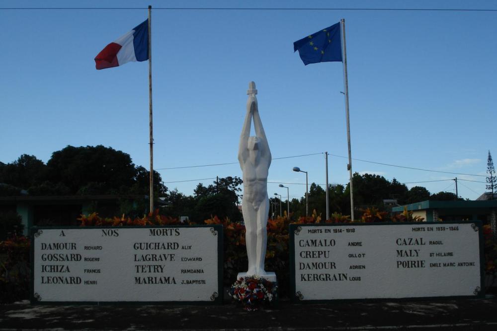 War Memorial Bras-Panon