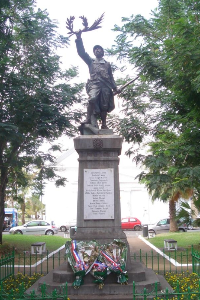 War Memorial Sainte-Suzanne