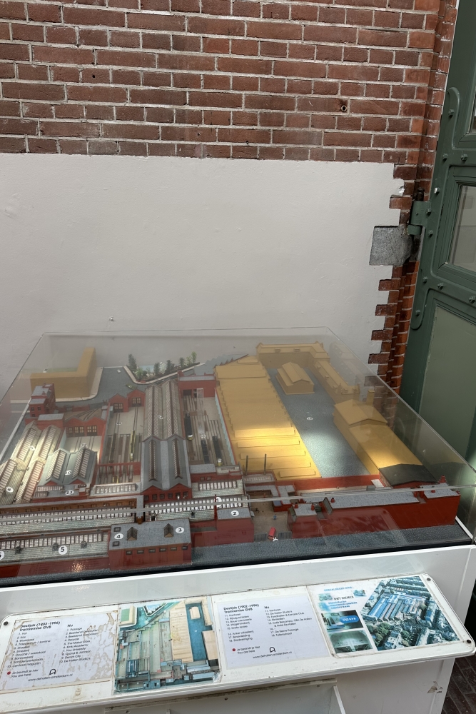 Memorial War Victims City Cleaning Amsterdam #8