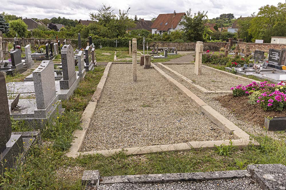 Gemeenschappelijk Massagraf met Kruis 1870-71 en Twee Steles #4