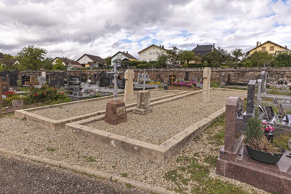 Gemeenschappelijk Massagraf met Kruis 1870-71 en Twee Steles #5