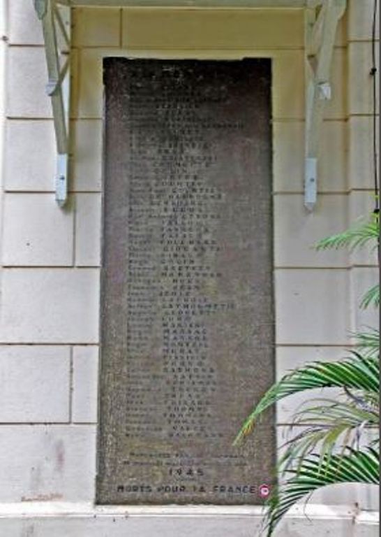 Monument Massamoorden 1945 #1