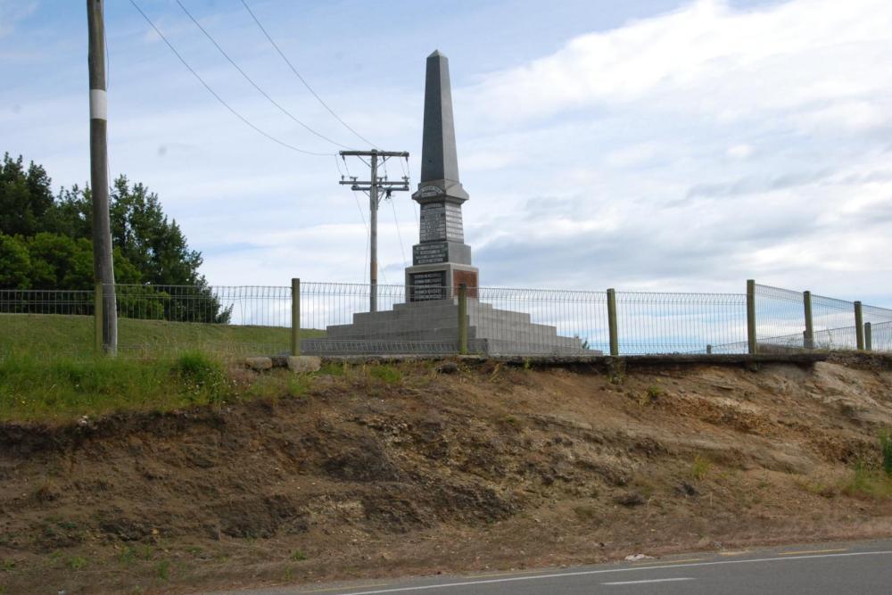War Memorial Deborah, Alma and Totara