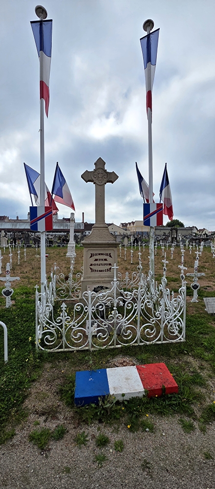 Franse Oorlogsgraven Chalon-sur-Saône #3