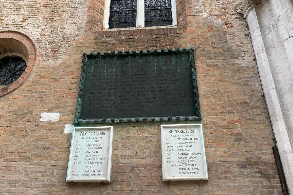 Oorlogsmonument Chiesa di Santo Stefano #1