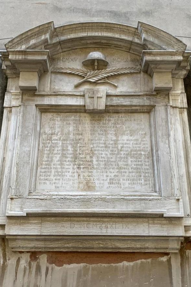 Oorlogsmonument Chiesa di San Moisè #1