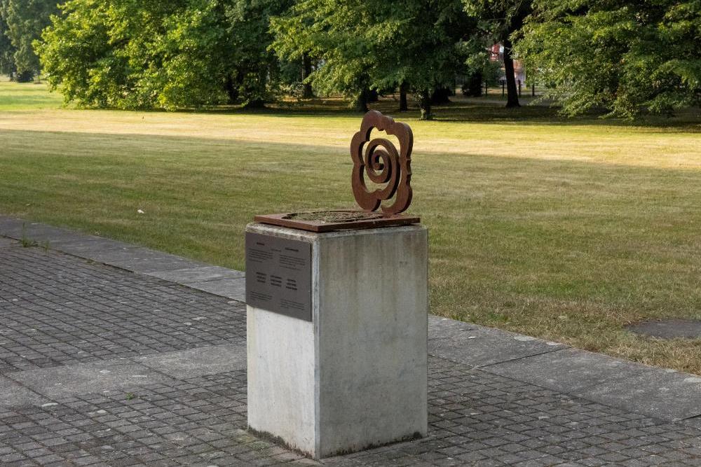 Monument Verzetsstrijder Réseau Alliance Kinzigallee #1