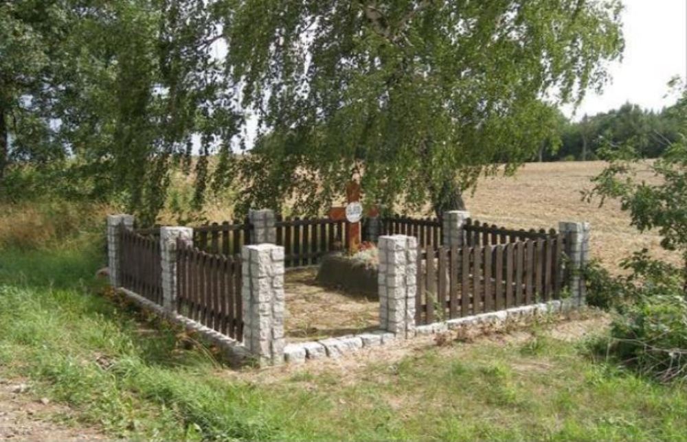 Veldgraf Onbekende Soldaat Nowa Wieś Reszelska #1