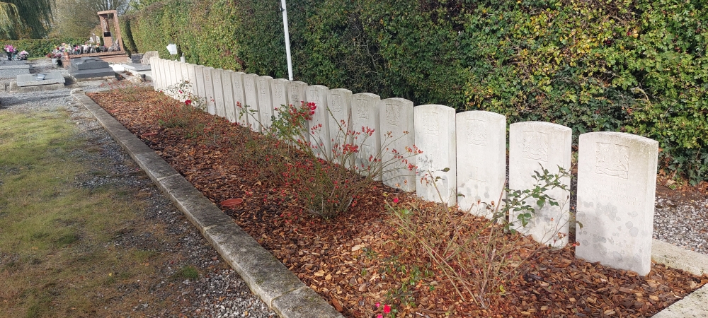 Oorlogsgraven van het Gemenebest Hargnies #2