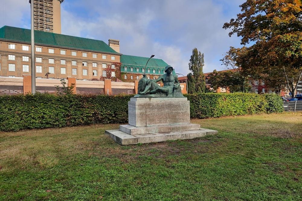 Oorlogsmonument Stabholzgarten Berlijn #2