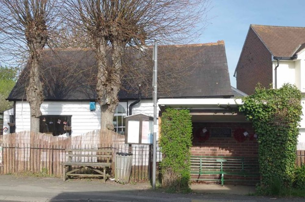 Herdenkings-bushokje Woodham Walter #1