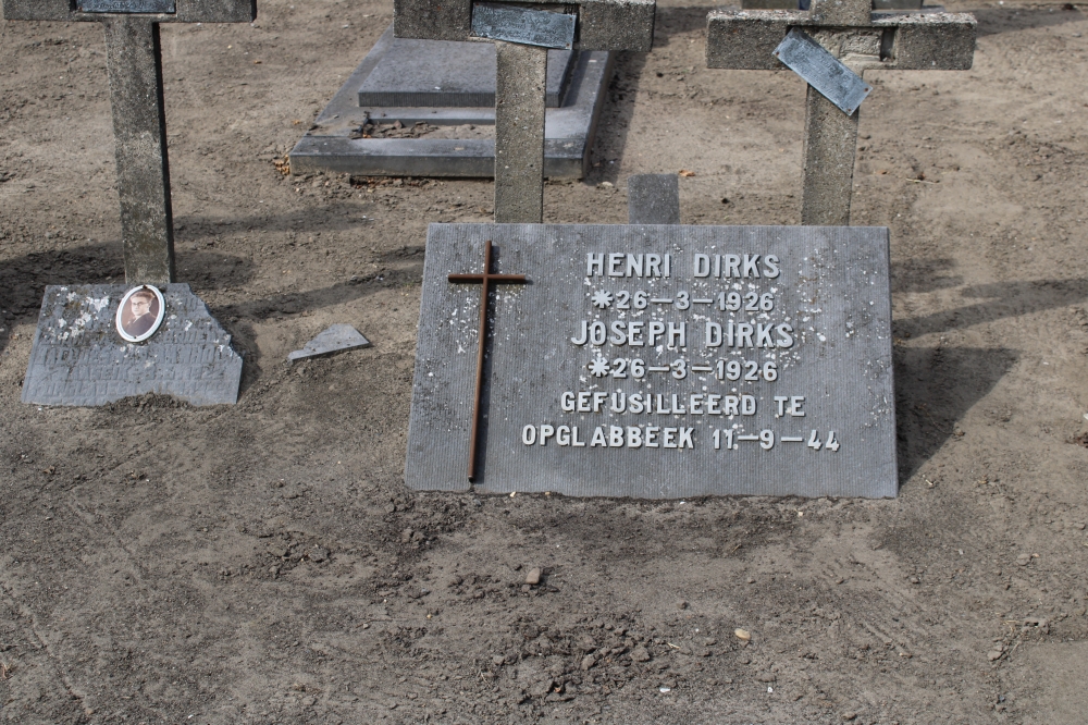 Belgische Oorlogsgraven Maaseik Begraafplaats Oude Baan #3