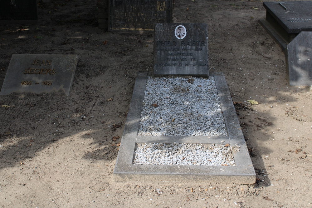 Belgische Oorlogsgraven Maaseik Begraafplaats Oude Baan #5