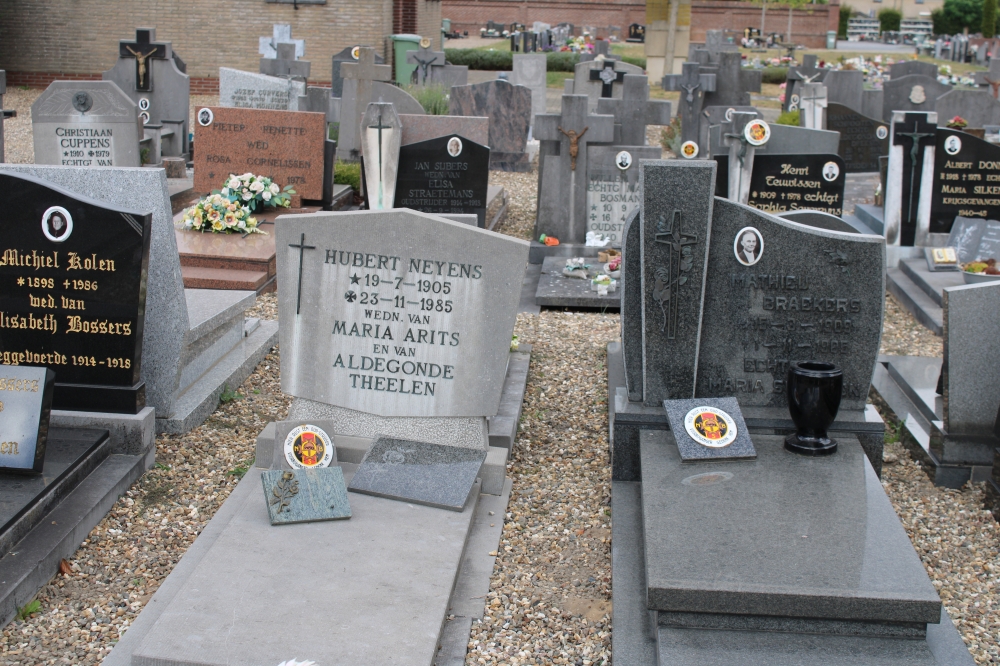 Belgian Graves Veterans Neeroeteren #4