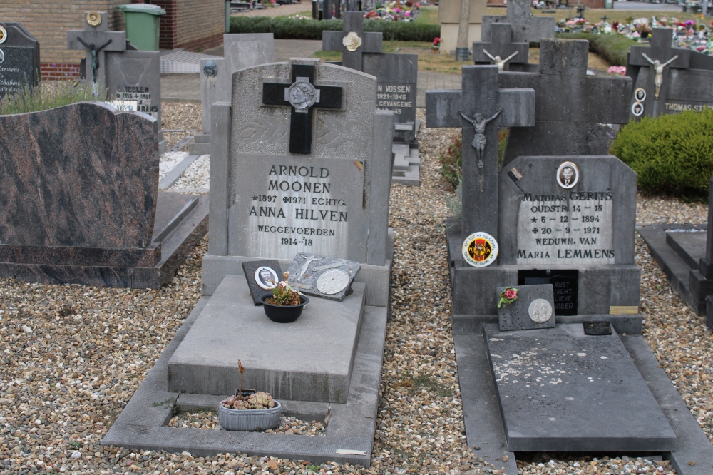 Belgian Graves Veterans Neeroeteren #5