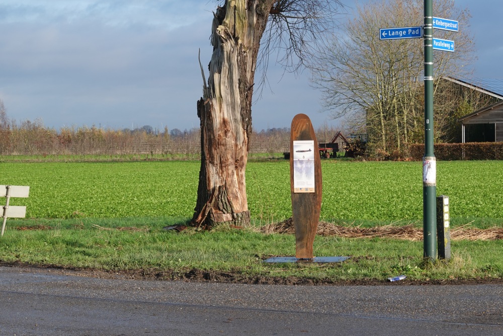 Memorial Handley Page Halifax MK V bommenwerper DK257 NA-Q