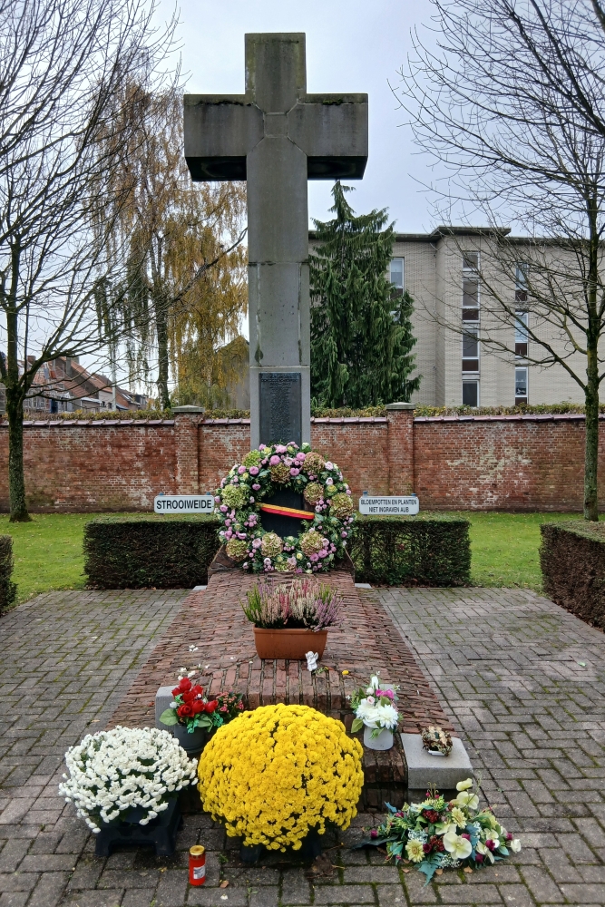 Monument Omgekomen Burgers Schoten #1