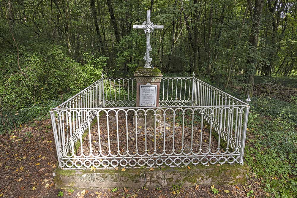 Grave Monument for 5 Turco Officers #3