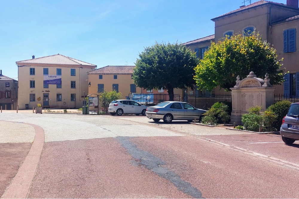 Oorlogsmonument Saint-Marcel-de-Félines #6
