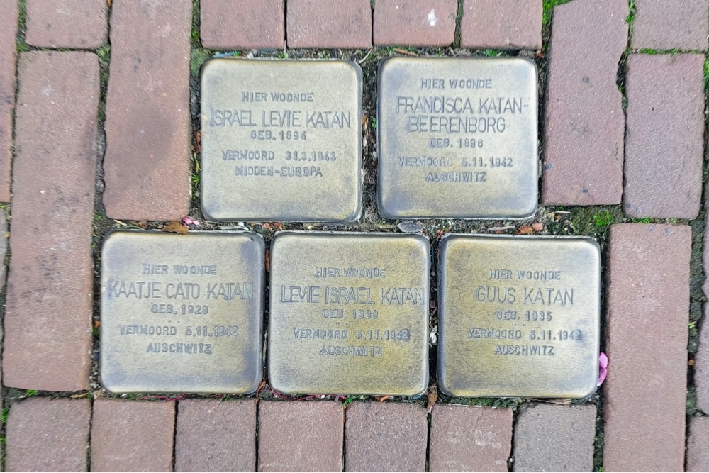 Stolpersteine Voorstraat 42