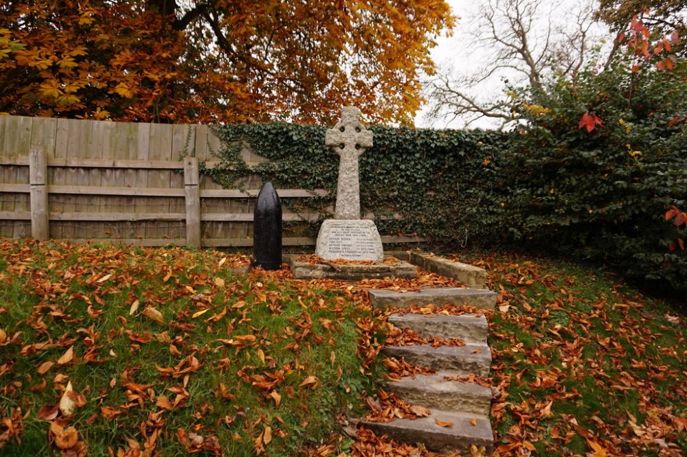Oorlogsmonument Tibthorpe #1