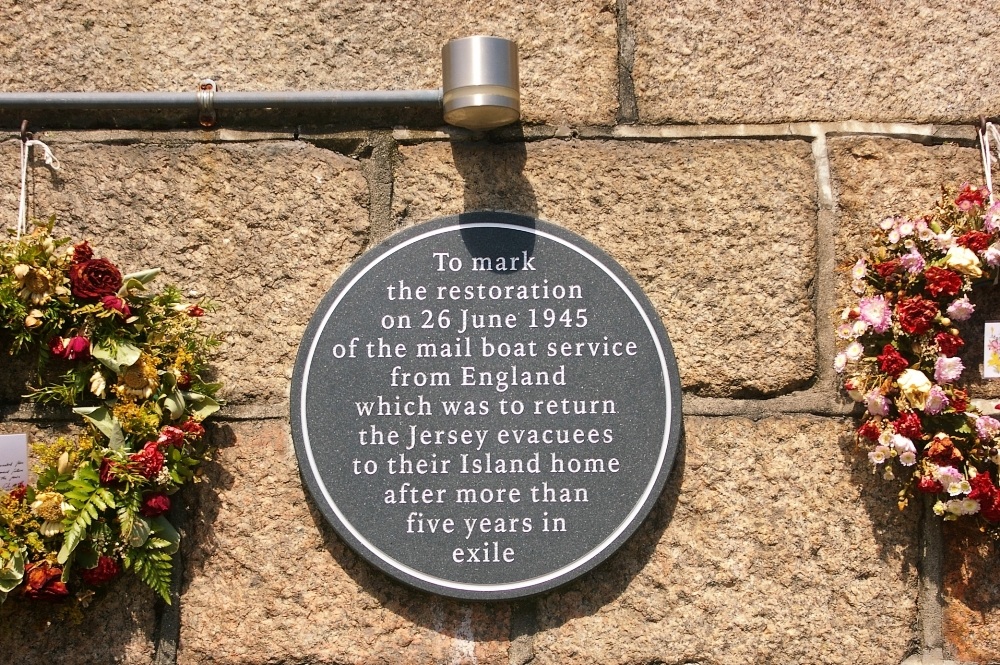 Plaquette Mail Boat Service #1