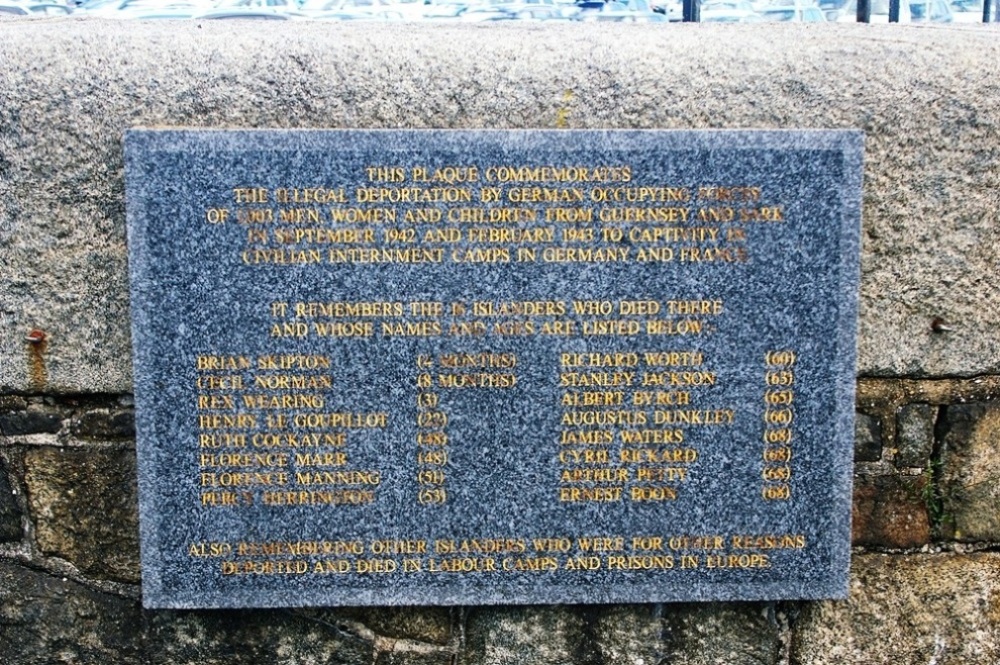 Plaquette Omgekomen Gedeporteerden Guernsey #1