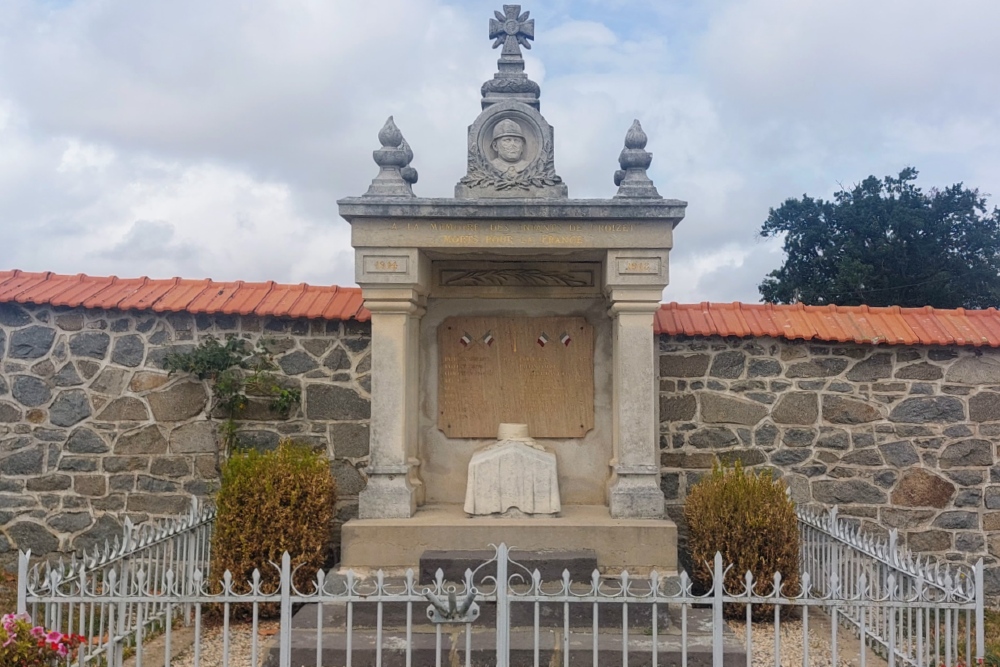 War Memorial  Croizet-sur-Grand #1