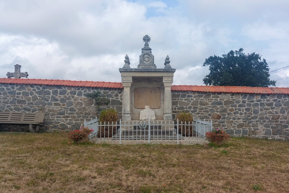 War Memorial  Croizet-sur-Grand #4