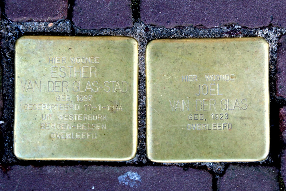 Stolpersteine Zwanenburgwal stadhuizijde #1